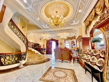 Bán Nhà Biệt Thự CMT8 Tân Bình, 260m2, 5 Lầu Đẳng Cấp, Nội Thất Cao Cấp