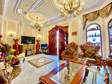Bán Nhà Biệt Thự CMT8 Tân Bình, 260m2, 5 Lầu Đẳng Cấp, Nội Thất Cao Cấp