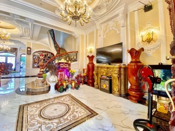 Bán Nhà Biệt Thự CMT8 Tân Bình, 260m2, 5 Lầu Đẳng Cấp, Nội Thất Cao Cấp