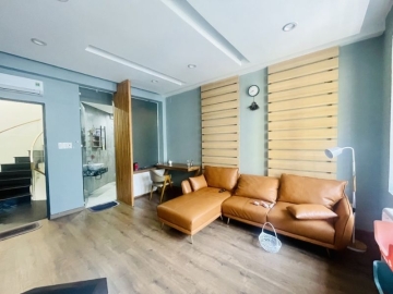  Bán Nhà Mặt Tiền Hoa Lan Phú Nhuận, 64m2, 4 Lầu, 5 P.Ngủ, Mới Đẹp, Hoàn Công Đủ