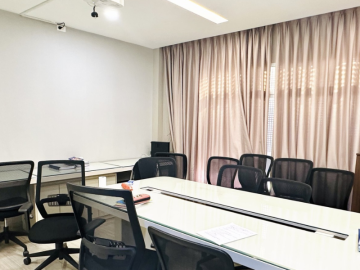 Bán Nhà Mặt Tiền Huỳnh Văn Bánh Phú Nhuận, 5 Tầng Thang Máy, Hoàn Công Đủ