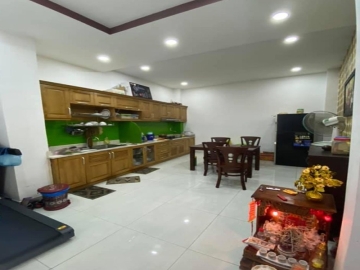 Nhà Hẻm Xe Hơi Đường Lạc Long Quân, Tân Bình, Giá Rẻ Vì Dịch Covid 19