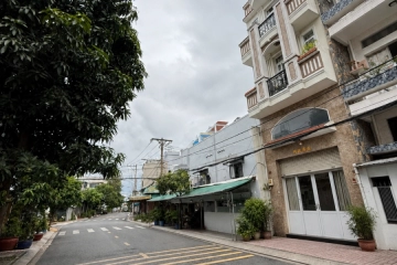 Nhà Mặt Tiền KDC Bình Phú, 5 Tầng, 6 Phòng Ngủ, Vừa Ở Vừa Làm Công Ty Cực Đẹp