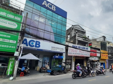 Nhà Mặt Tiền Lạc Long Quân, Tân Bình, Giá rẻ, Gần Ngân Hàng Sacombank